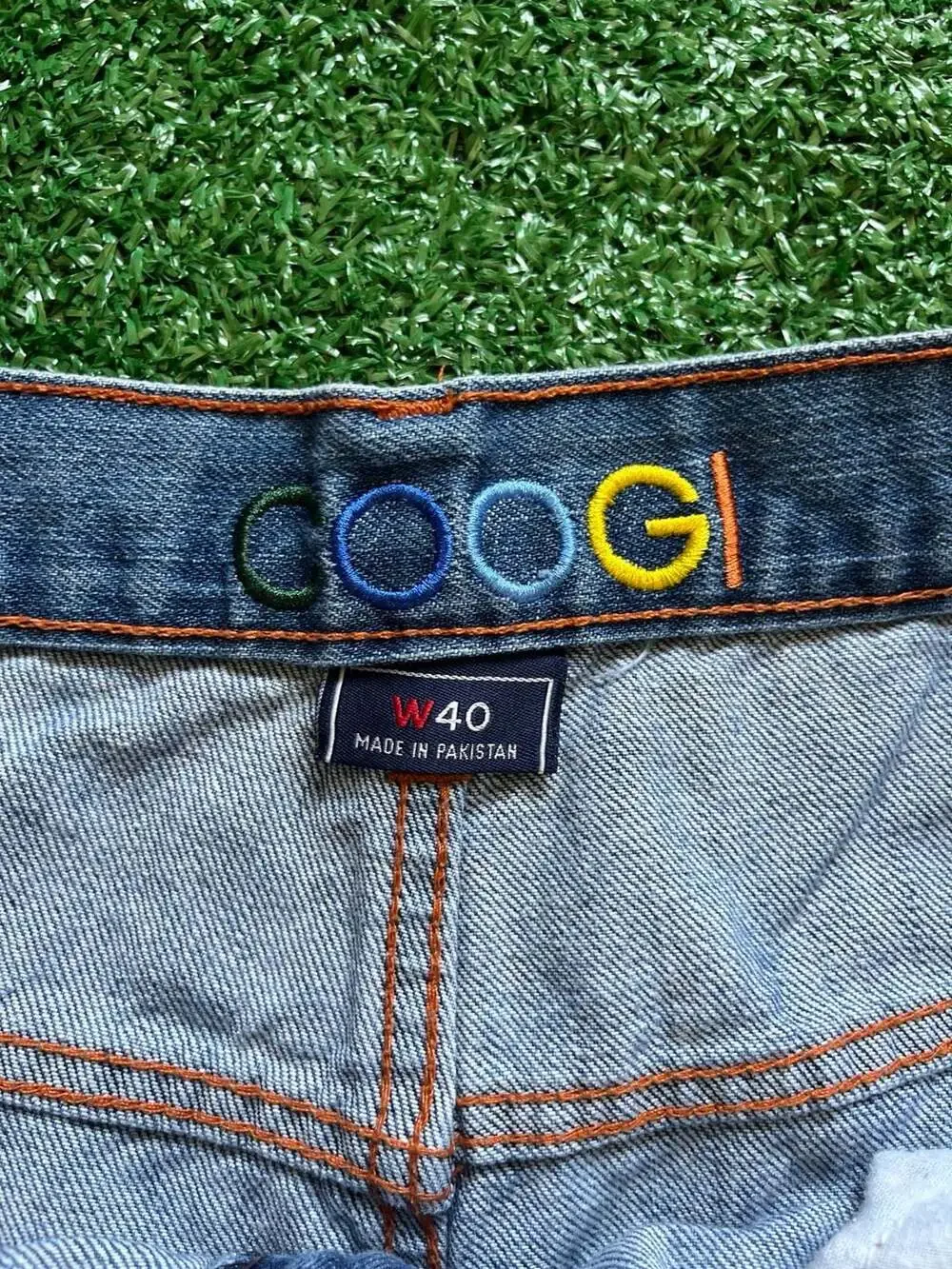 Vintage COOGI Baggy Denim Jorts Size W40 Rainbow Knit Pocket Embroidered